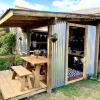 Отель Tregantle Farm Eco Glampsite Super Safari Cabin, фото 1