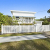 Отель Oceanfront Beach House On Marine Parade, фото 13