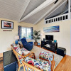 Отель The Surf Cottage 2 Bedrooms 1 Bathroom Home, фото 9