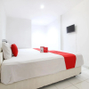 Отель RedDoorz near RS Sarjito Yogyakarta 2, фото 6
