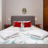 Отель The Old Town Vintage 2-Bedroom Jewel, фото 5
