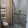 Отель Express Inn & Suites - Bush Airport, фото 8