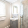 Отель Host Stay Clifton Studio 4, фото 8