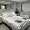 Отель Beautiful 1-bed Modern Luxury Apartment in Luton, фото 4