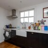 Отель Bright 1 Bedroom Apartment in Hackney Near Colombia Road, фото 10