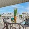 Отель Pool-view Condo: Walk to Shops & Lake!, фото 18