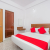 Отель OYO 15695 Varcity Comforts, фото 5