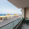 Отель Spacious Seafront APT with Living, Sofa, WIFI & AC by 360 Estates, фото 8