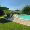 Отель Holiday House with Pool & Large Garden Overlooking Lake near Tuscany, фото 2