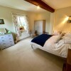 Отель Spacious 4-bed Stable Conversion in Wiltshire, фото 9