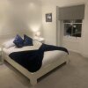 Отель Hull Spacious Apartment 7, фото 4