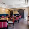 Отель Comfort Inn & Suites near Six Flags, фото 28