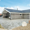 Отель 8 Person Holiday Home in Vejers Strand, фото 1