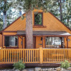 Отель Cinnamon Bear - 2 Br cabin by RedAwning, фото 1