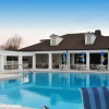 Отель Burbank - Beautiful Designer Home Near Glenview Country Club, фото 15