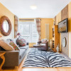 Отель Quirky 1 Bedroom Apartment Next to Holyrood Palace, фото 31