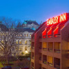 Отель Embassy Inn, фото 1