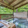 Отель Buckhorn  2 Bedroom Home with Hot Tub, фото 4