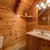 Отель Chalet of Dreams, 2 Bedrooms, Sleeps 6, Pool Table, WiFi, Hot Tub, Mtn View, фото 6
