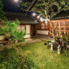 Отель Jeonju Hanok Maeul Sarang Namu Hanok Pension, фото 1