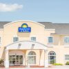 Отель Days Inn & Suites by Wyndham Swainsboro в Суэйнсборо