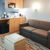 Отель Russell Inn & Suites, фото 25