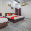 Отель Oyo Flagship 71698 Gangotri Guest House, фото 15