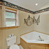 Отель The Bear Essentials Getaway W/ Hot Tub 3 Bedroom Cabin, фото 6