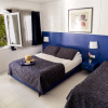 Отель Blue & White Hotel, фото 1