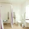 Отель Premier Inn Bradford South, фото 10
