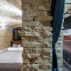 Отель UNESCO Hidden Arches – Restored 3 Bedroom Apartment in the Historic Pilies St., фото 7