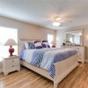 Отель Tropical Paradise Manor - Four Bedroom Home, фото 5