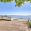 Отель Fort Walton Coastal Retreat w/ Yard: Walk to Beach, фото 16