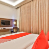Отель Oyo 26587 the Grand Vatika, фото 4