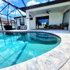Отель Blue Door Retreat - Luxury Pool Home - sleeps 8, фото 10