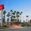 Отель Ramada by Wyndham San Diego North Hotel & Conference Center в Сан-Диего