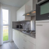 Отель Modern Lodge With Combi-microwave, Beach at 500 m, фото 4
