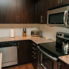 Отель Sarkar Suites - Maple Leaf Square, фото 7