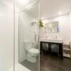 Отель Central, modern city loft style home - CBD, фото 6