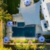 Отель Beachcomber by Avantstay Elegant Modern Estate w/ Pool, Hot Tub & Outdoor Dining! в Леокадии