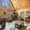 Отель Mountain Elegance 2 Bedroom Home with Hot Tub, фото 9