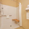 Отель Holiday Inn Express Hotel & Suites Ennis, an IHG Hotel, фото 9