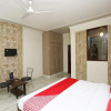 Отель OYO 22769 Rs Royal, фото 9