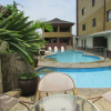 Отель Tripple O's Hotel, фото 1