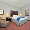 Отель Holiday Inn Express & Suites Utica, an IHG Hotel, фото 3