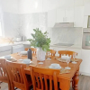 Отель Charming 4 Bedroom House with Firepit and Alfresco, фото 5