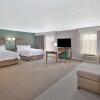 Отель Hampton Inn & Suites Alliance, фото 17