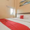 Отель RedDoorz Plus near Bundaran Besar Palangkaraya, фото 11