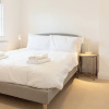 Отель Bright & Airy 2BD - 10min walk to Centre, фото 4