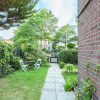 Отель Pretty Holiday Home with Terrace, Garden, Garden Furniture, фото 19